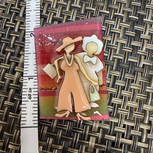 EUC Lucinda Woman Pins Vintage Brooch - Picture 4 of 5
